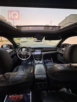 جیپ گراند شیرۆکی